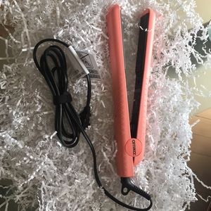 AMIKA Ceramic hair straightener